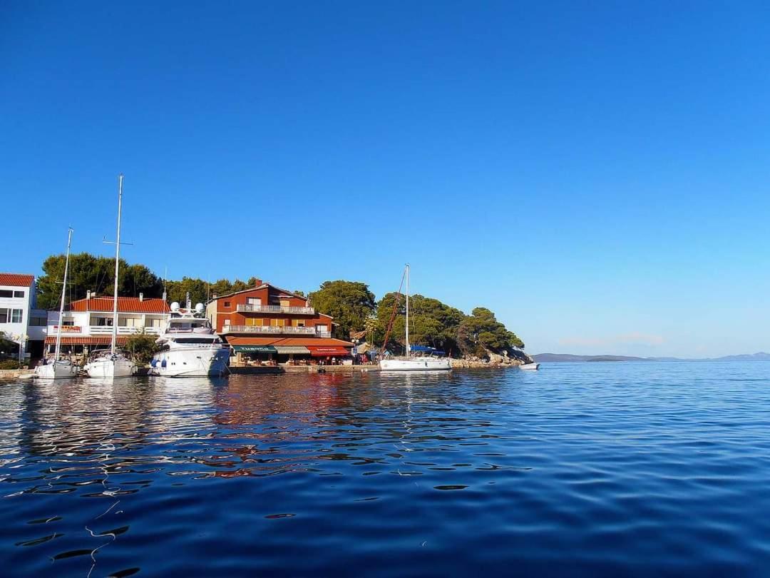 Romantic Boxavia Božava Екстериор снимка